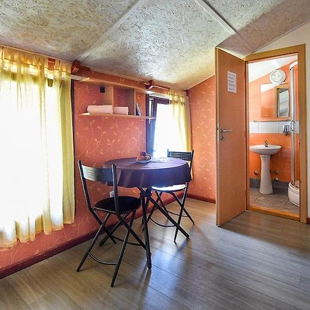San Art Floating Hostel & Apartments Belgrade Luaran gambar