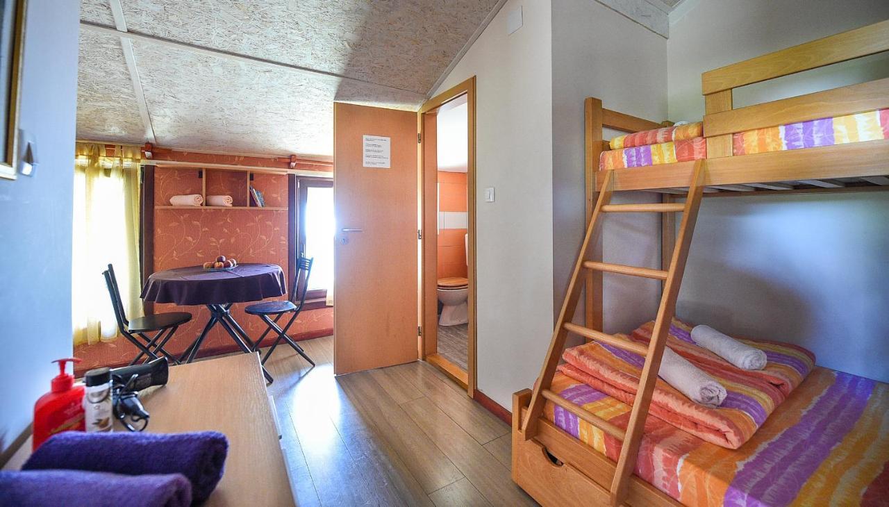 San Art Floating Hostel & Apartments Belgrade Luaran gambar