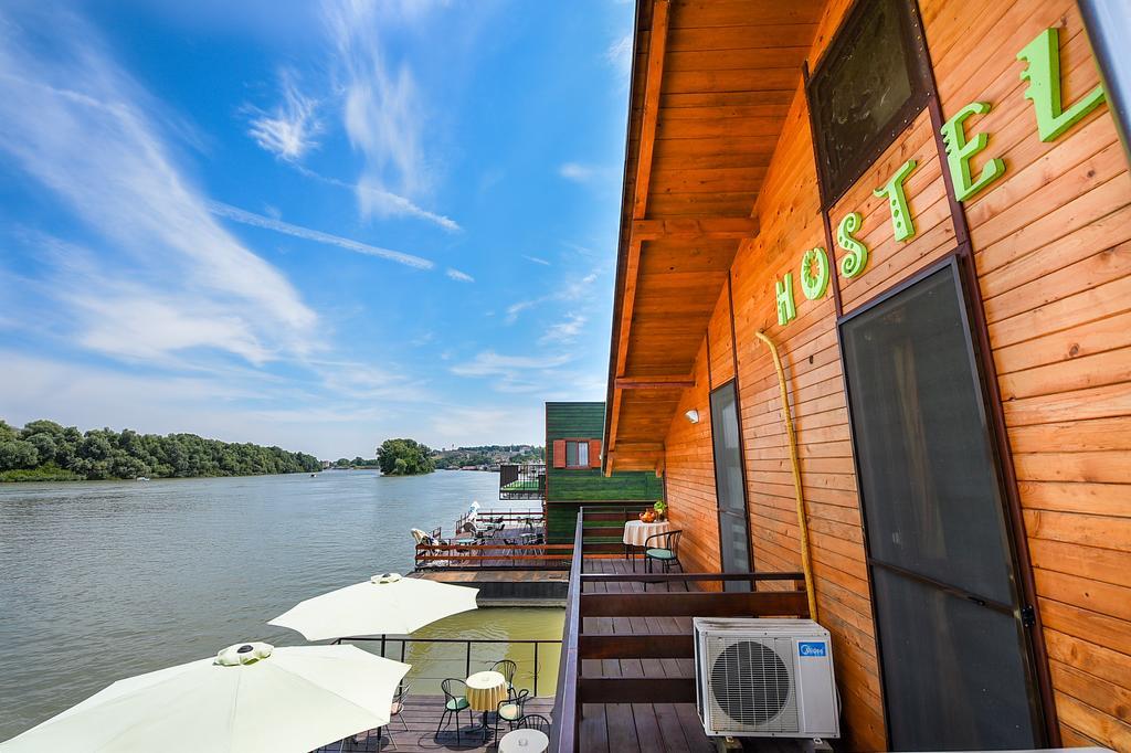 San Art Floating Hostel & Apartments Belgrade Luaran gambar