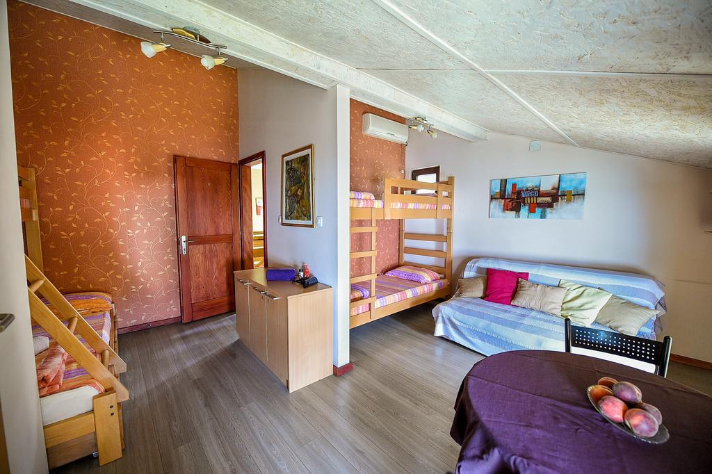 San Art Floating Hostel & Apartments Belgrade Luaran gambar
