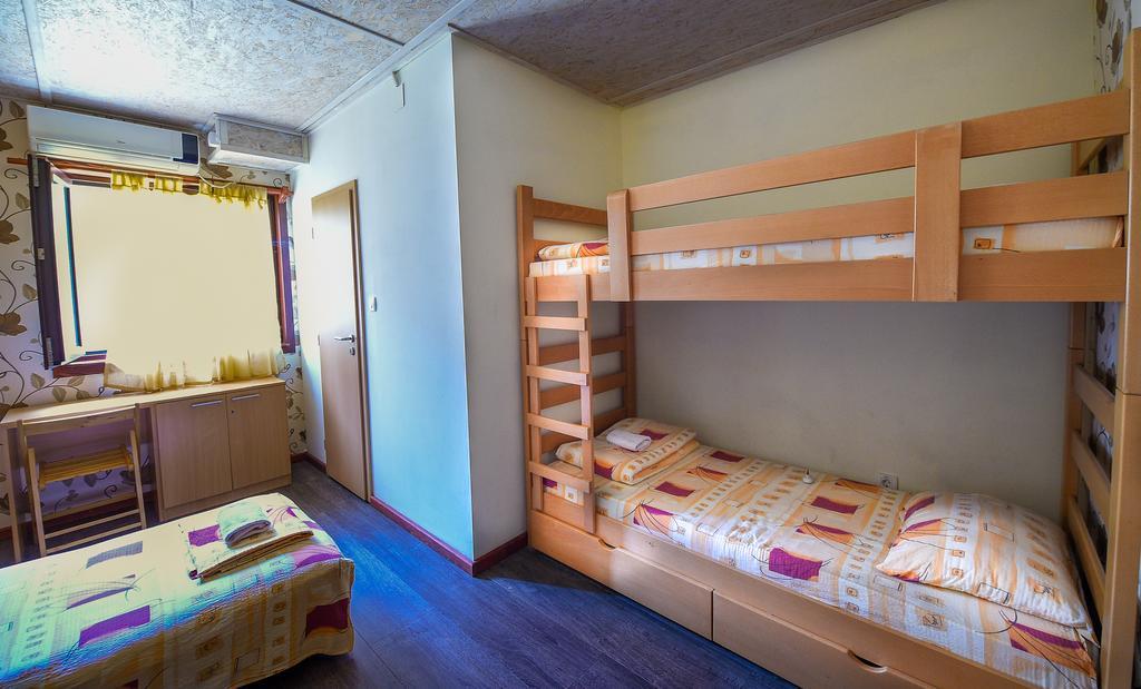 San Art Floating Hostel & Apartments Belgrade Luaran gambar