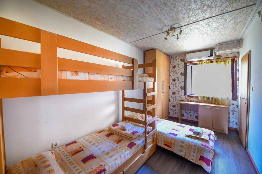 San Art Floating Hostel & Apartments Belgrade Luaran gambar