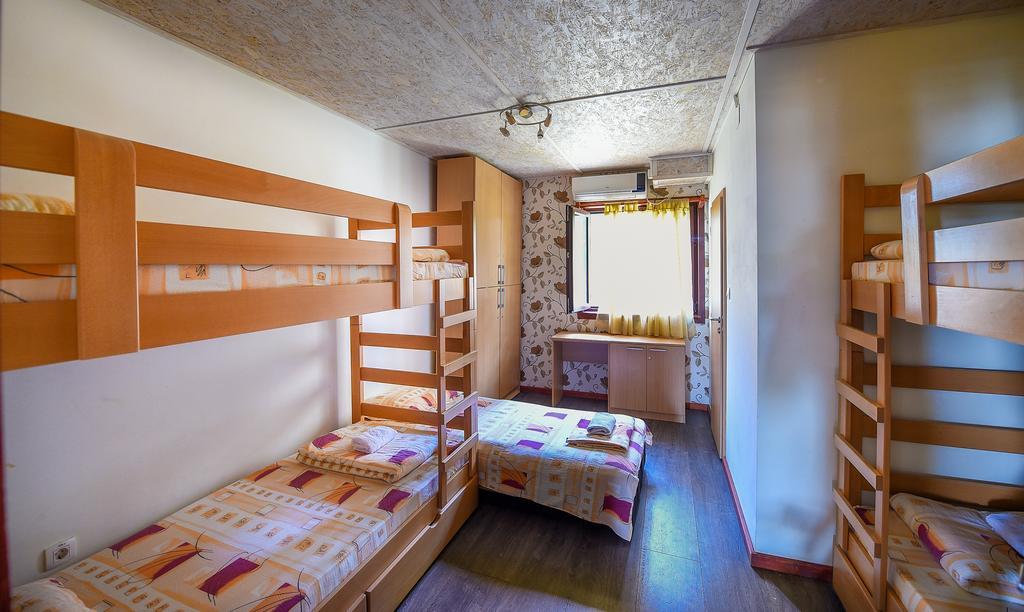 San Art Floating Hostel & Apartments Belgrade Luaran gambar