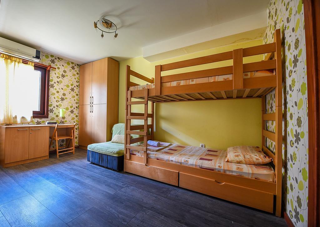 San Art Floating Hostel & Apartments Belgrade Luaran gambar