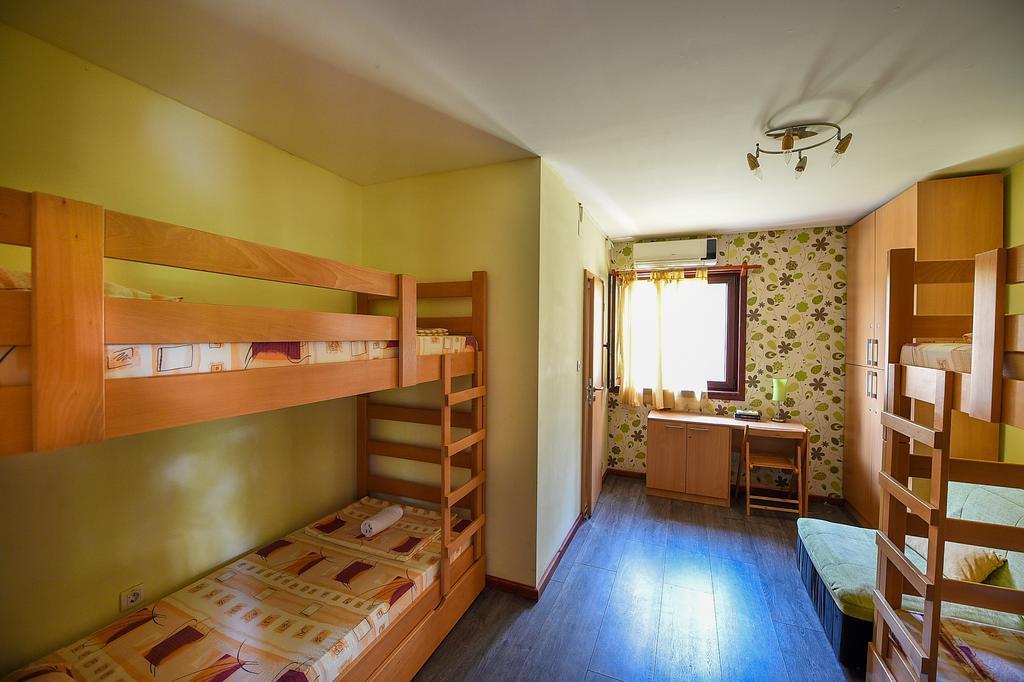 San Art Floating Hostel & Apartments Belgrade Luaran gambar