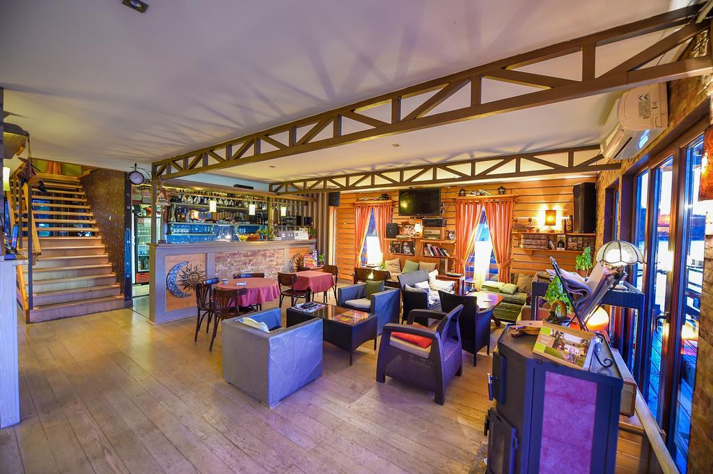San Art Floating Hostel & Apartments Belgrade Luaran gambar