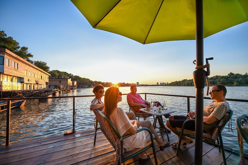San Art Floating Hostel & Apartments Belgrade Luaran gambar