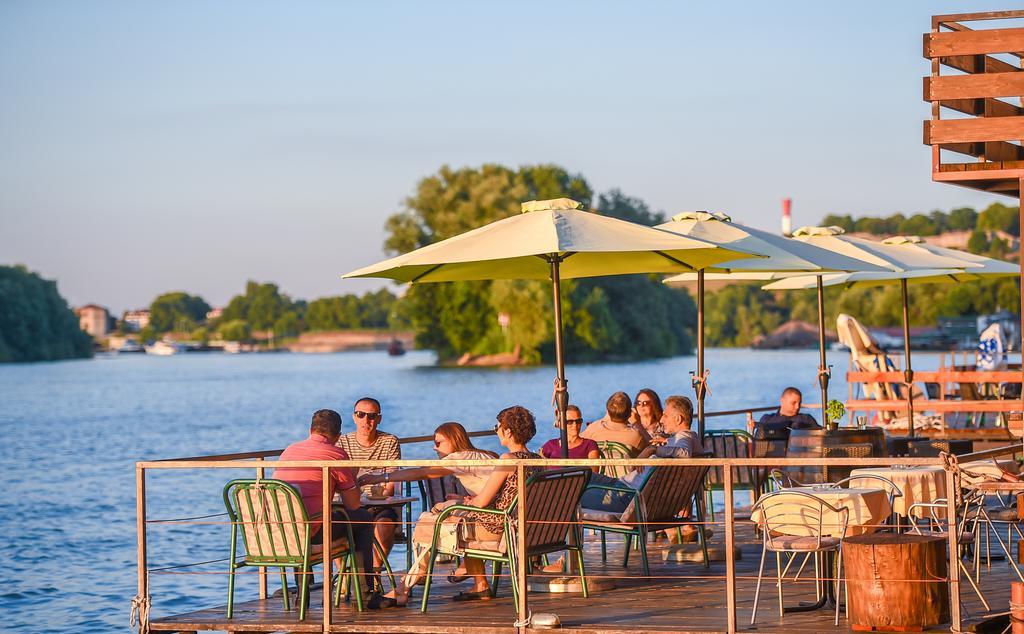 San Art Floating Hostel & Apartments Belgrade Luaran gambar