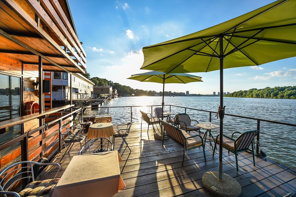 San Art Floating Hostel & Apartments Belgrade Luaran gambar